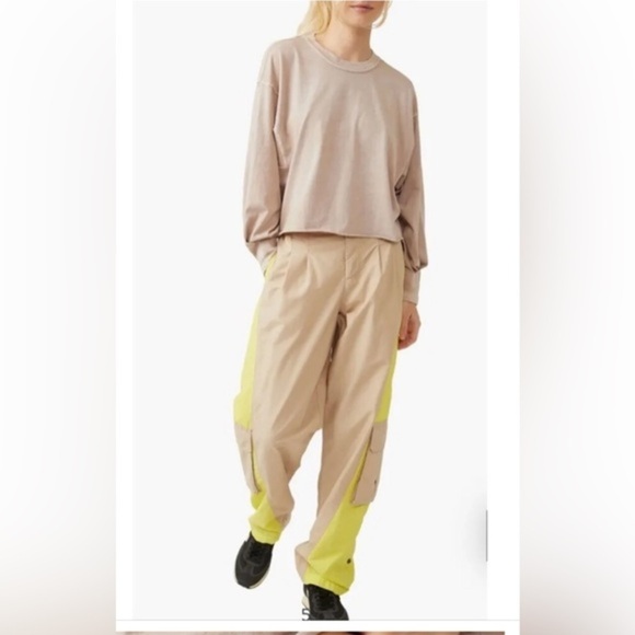Free People fp movement Mesmerize Me tan & yellow Cargo Pants size small new - Picture 1 of 7